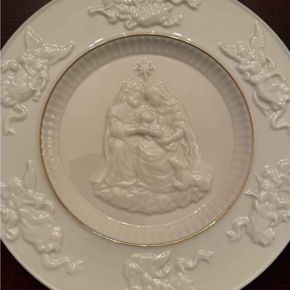 Lenox Cream Plate with Gold Accent and Embossed Design